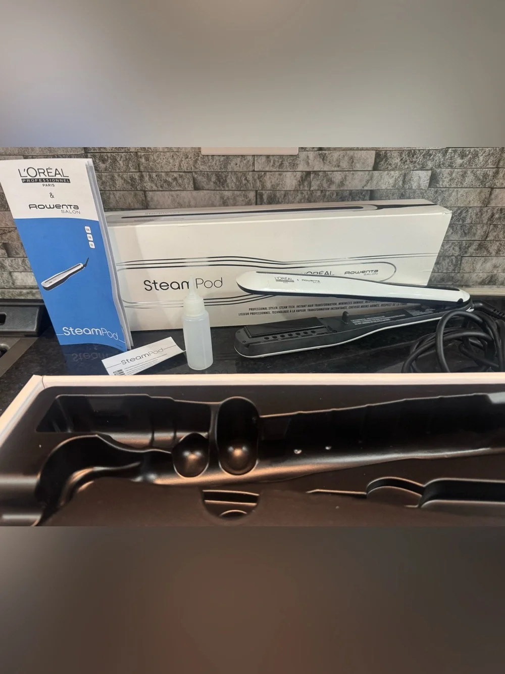L'Oreal SteamPod White and Black Retail Box
